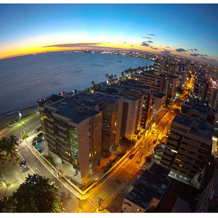 Vista aérea de Maceió, um dos principais destinos de turismo em Alagoas